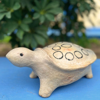 Tortue avec des ronds en Céramique Fait-main